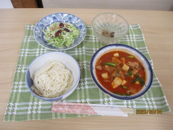 本日の試食！地養豚入りさっぱりトマト豆腐煮おいしいです♪