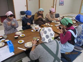 みんなで試食！「わい、めじゃ！」