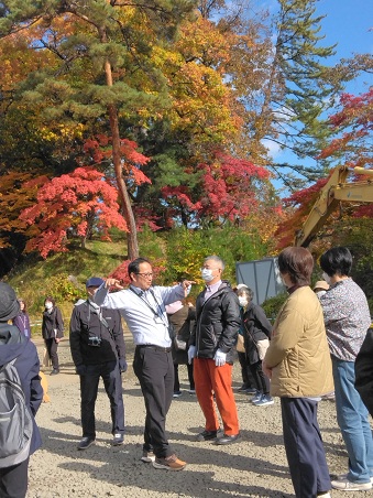 いい天気で、木々の紅葉も綺麗です♪