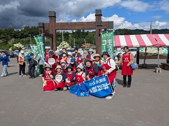 碇ヶ関道の駅で弘前地域の皆さんでパチリ♪