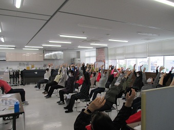 体を伸ばしましょう♪