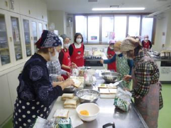 調理しています