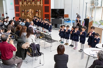 イメルダ幼稚園によるオープニング演奏😊