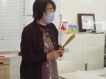 溝などに便利な子ぼうき