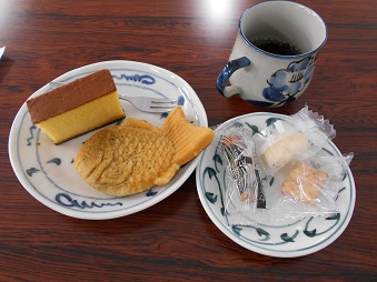 本日のお菓子！ケーキじゃないけど大好評！