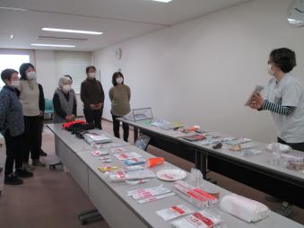 コープの防災グッズと市販の防災グッズを説明中！