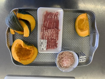 調理する材料　さとう農園さんのかぼちゃです。