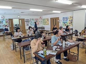 試食をしながら雑談♪