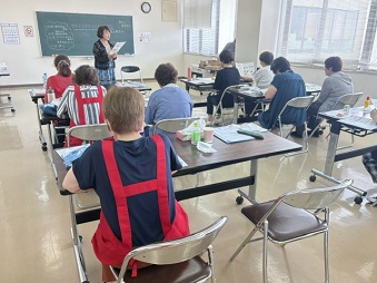 しおりの学習の様子
